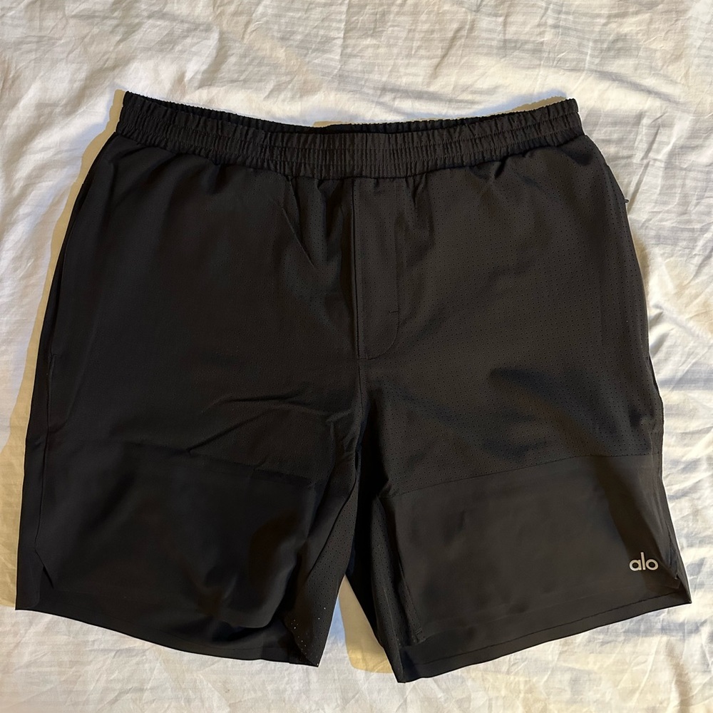 COPY - Alo 7” traction short, black, large NWT